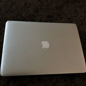 Mac book laptop runs perfectly fine